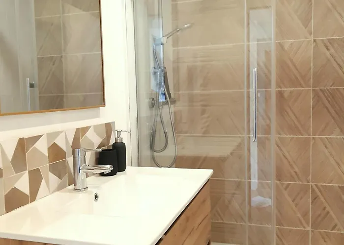 L'elegance Aux Portes Des Caves *